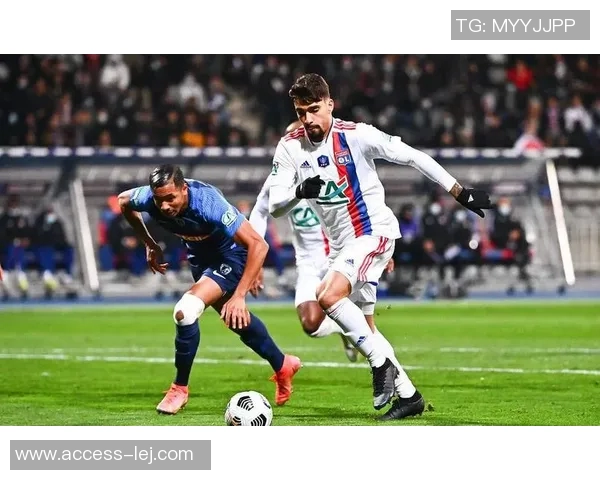 欧联杯精彩逆转利物浦战胜里昂引发全场狂欢的历史冷门瞬间